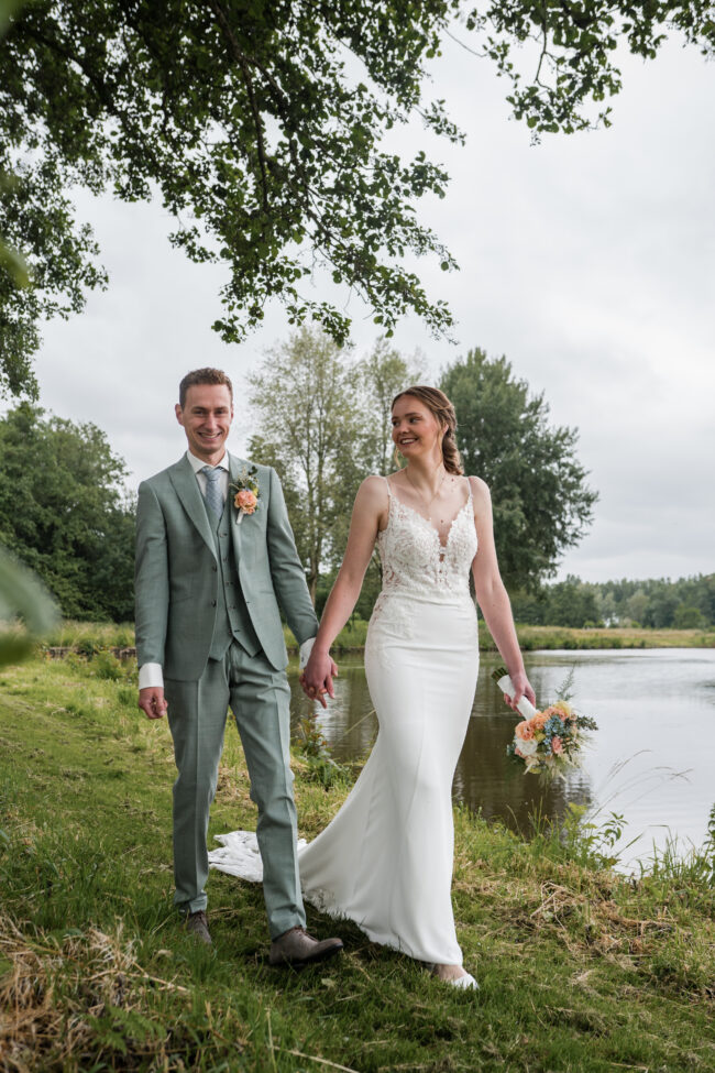 Relaxte ceremonie bij oud stadhuis Ameide!-Emma Susan Fotografie