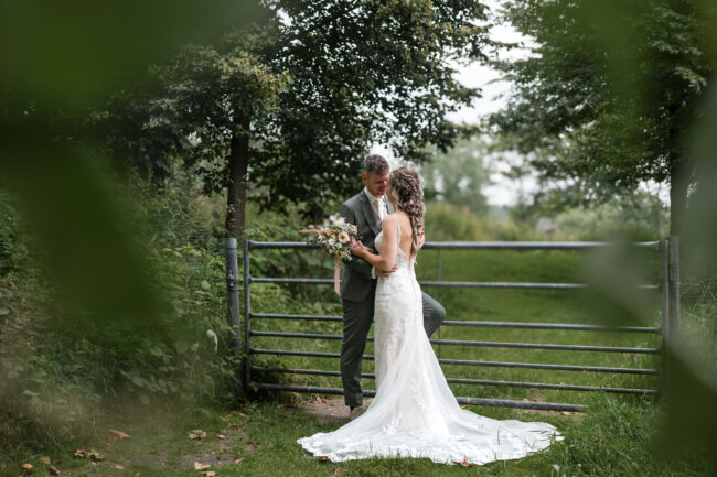 Landelijke boerderij bruiloft in Culemborg-Emma Susan Fotografie