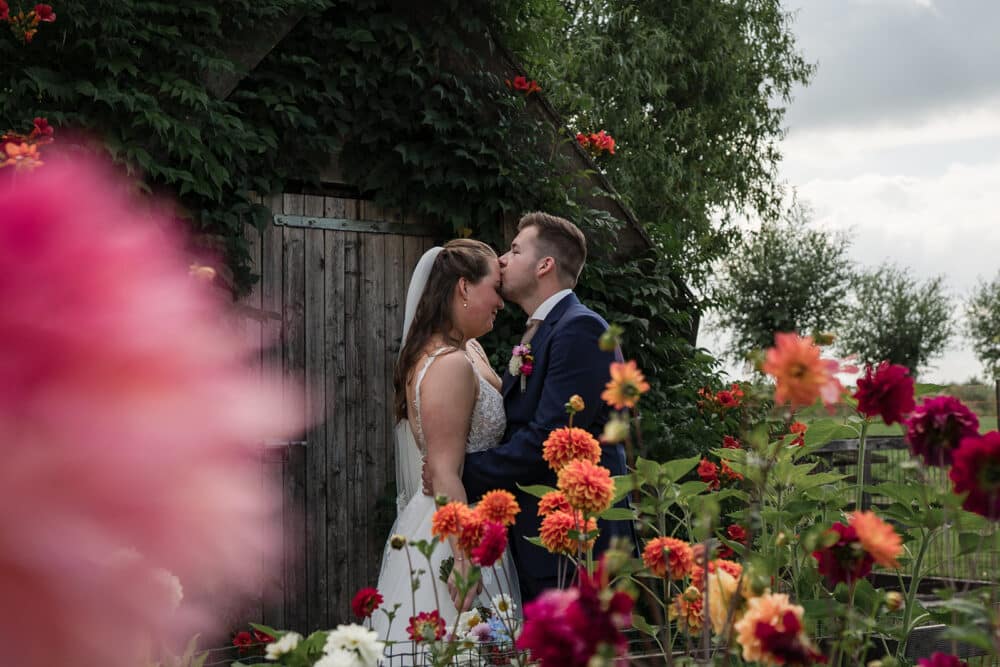 Een kleurrijke bruiloft op het prachtige kasteel bij de Landgoederen Bunnik 