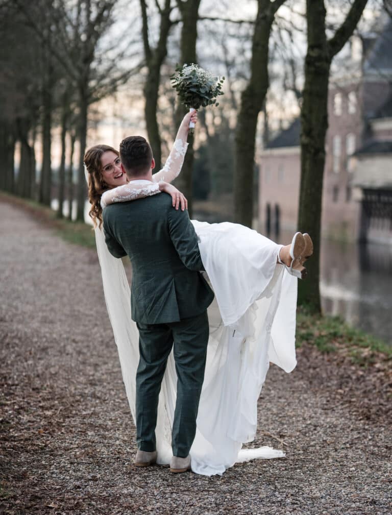 Trouwshoot bij Kasteel Amerongen – Winter bruiloft