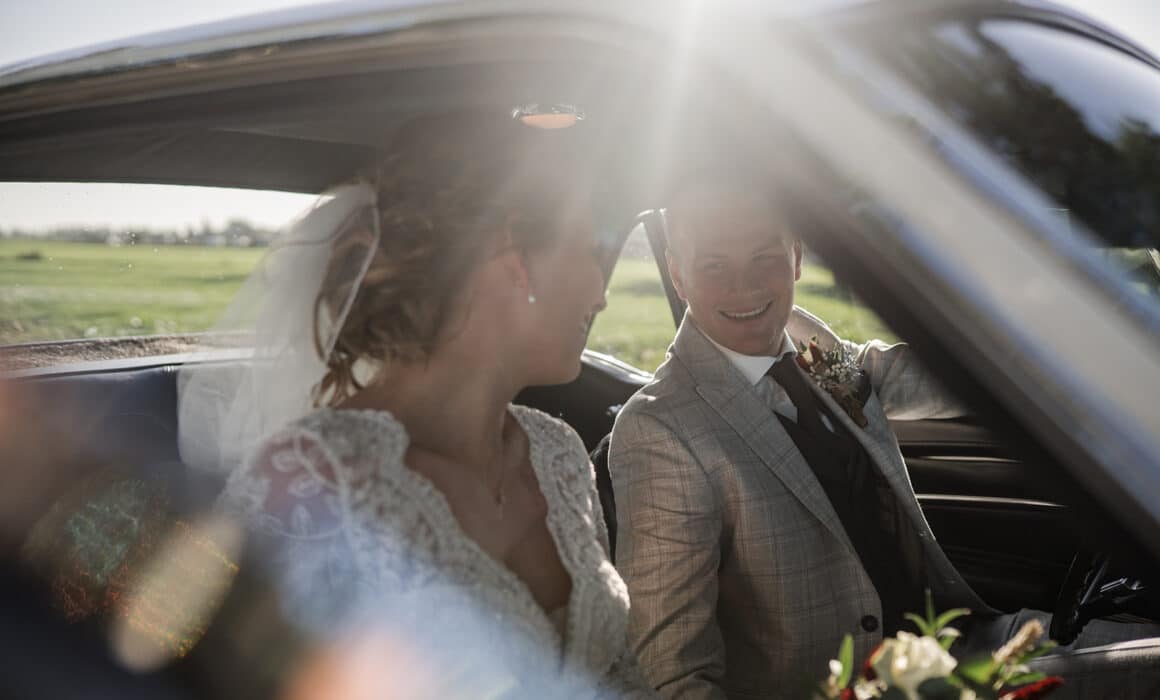 Een zonnige bruiloft op eigen boeren erf in Oud-Alblas! -Emma Susan Fotografie
